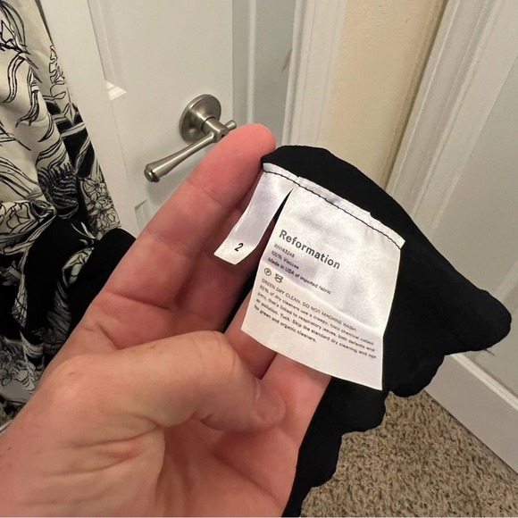 273 Reformation Murphy Dress - Picture 8 of 8